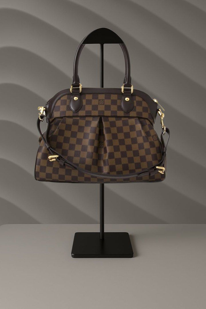 Louis Vuiton Trevi PM (Category: Luxury Bags & Wallets) located in Obando. Submitted by sweetinspirations14 (Listing ID 1384643710, Image 1). Description: Very very Nice Condition .