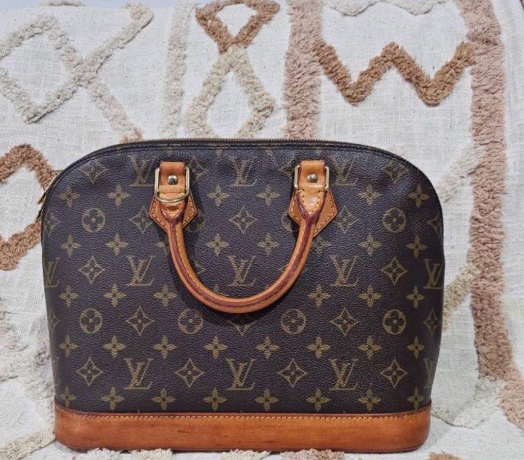 LV Alma PM (Category: Luxury Bags & Wallets) located in Muntinlupa City. Submitted by Jessa (Listing ID 1384696765, Image 1). Description: L.V Alma PM Date Code: BA 0926 Made in France 🔸️The monogram canvas is clean, and is still in good condition, monogram design is still clear, shows normal signs of usage, normal wear and tear. Handles and bottom vachetta turn honey patina with watermarks, some stains, light scratches, handles shows superficia