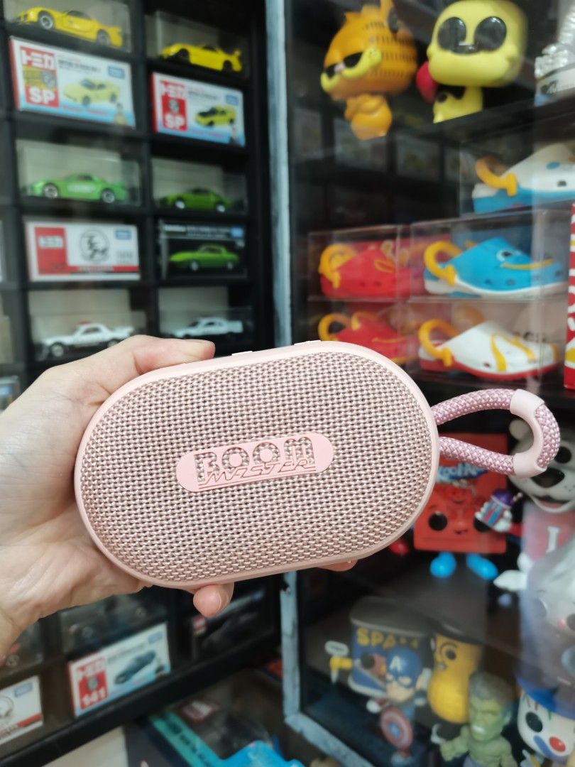 Mini Bluetooth speaker (Category: Soundbars, Speakers & Amplifiers) located in Pasig City. Submitted by kurt_jess05-73494 (Listing ID 1384649113, Image 3). Description: Boom master brand nabili ko sa starfield korea my unti dirt lng light pink color.