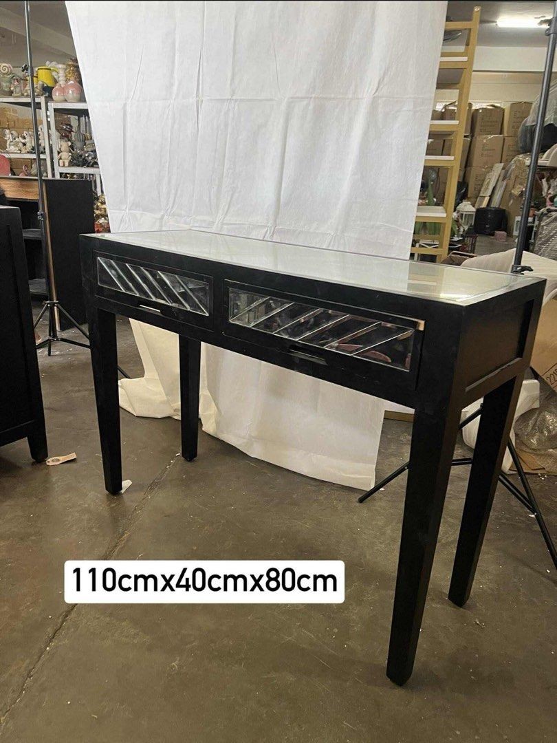 Mirrored Console Table (Category: Tables & Sets) located in Malabon City. Submitted by lacasadecor (Listing ID 1384762297, Image 1). Description: .