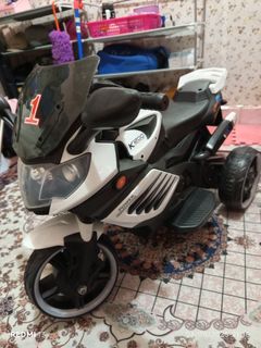 (Category: ) located in . Submitted by famousstore52 (Listing ID 1384776814, Image 1). Description: .