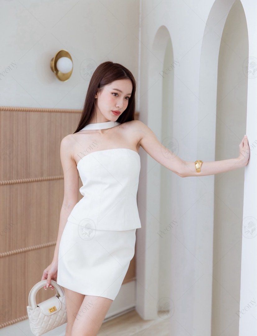 Peony Delma Set Coords White size Large (Category: Sets or Coordinates) located in Taguig. Submitted by jddeclutter (Listing ID 1384652392, Image 1). Description: Brand new with tags!! Size Large Ready to lalalamove.