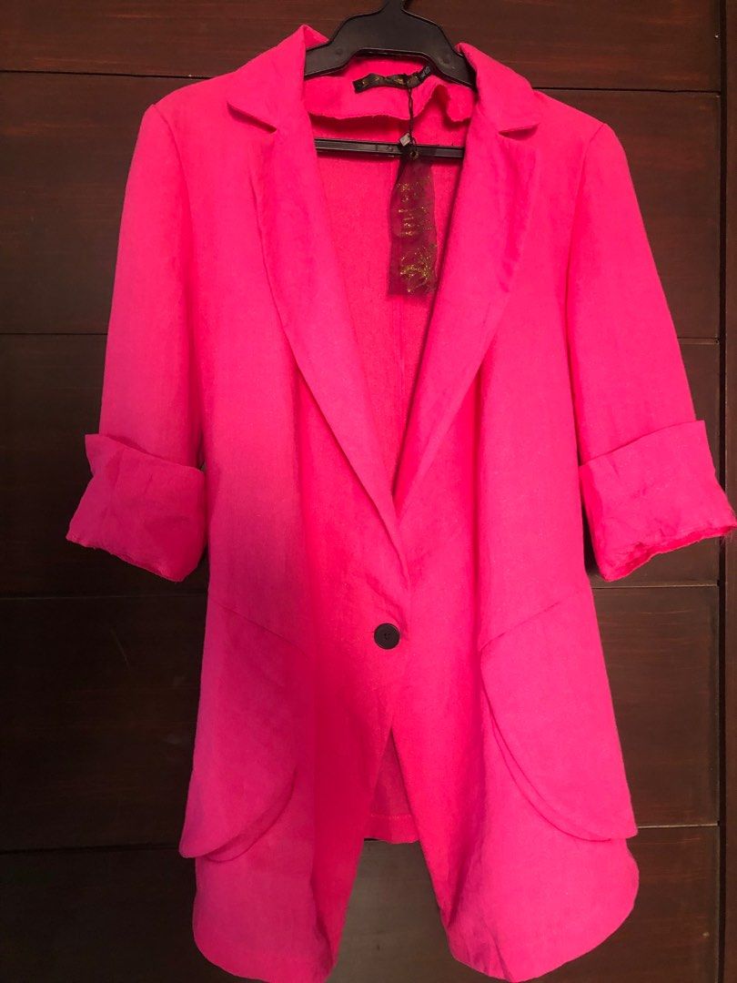 Pink Blazer (Category: Coats, Jackets and Outerwear) located in Muntinlupa City. Submitted by iampinks (Listing ID 1384686552, Image 2). Description: Excellent condition. Medium to large. Pre loved..