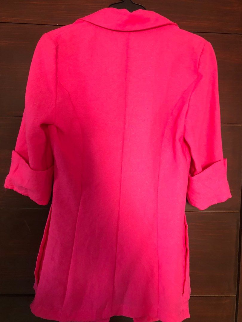 Pink Blazer (Category: Coats, Jackets and Outerwear) located in Muntinlupa City. Submitted by iampinks (Listing ID 1384686552, Image 3). Description: Excellent condition. Medium to large. Pre loved..