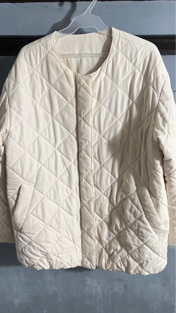 PRELOVED GU BOMBER JACKET (Category: Coats, Jackets and Outerwear) located in Mandaluyong City. Submitted by jaydeezz (Listing ID 1384828894, Image 1). Description: PRELOVED GU BOMBER JACKET FOR MEN WOMEN 10/10 Condition Used Once SEE PHOTOS FOR SIZING REFERENCES.