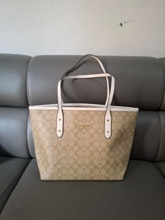 (Kategori: ) berada di . Dikirim oleh jshop_preloved (ID iklan 1384698105, Gambar 1). Deskripsi: .