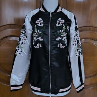 (Kategori: ) berada di . Dikirim oleh aloha_dian (ID iklan 1384817071, Gambar 1). Deskripsi: .