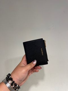 由 holy_studio (刊登 ID 1384768473，圖片 1) 提交，位於 的 (類別：)，說明：。