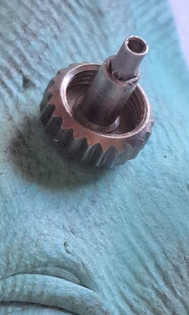 Rolex crown parts watch (Category: Luxury Watches) located in Quezon City. Submitted by mastervintage (Listing ID 1384693504, Image 2). Description: rolex crown solid white gold fits for lady president rare parts good confition.