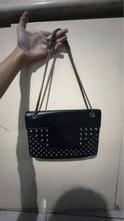 (Kategori: ) berada di . Dikirim oleh alyamarizka (ID iklan 1384727309, Gambar 1). Deskripsi: .