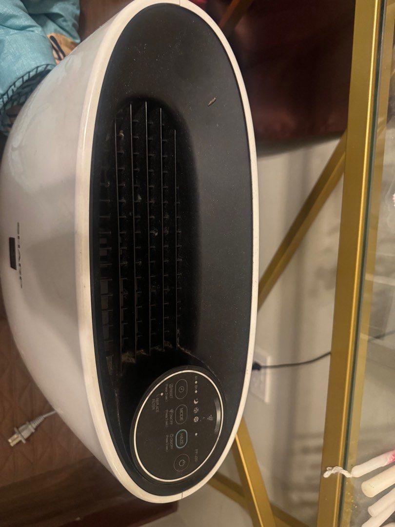 Sharp Air Purifier (Category: Home Fragrance) located in Manila. Submitted by ivanchiao (Listing ID 1384795280, Image 2). Description: .