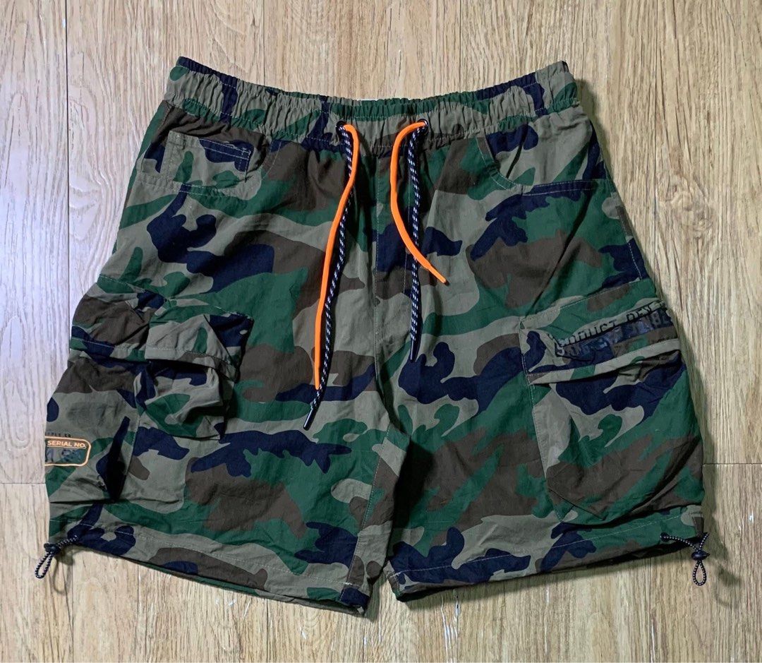 Smoke Rise Nylon Cargo Shorts (Category: Shorts) located in Quezon City. Submitted by cannadr3w (Listing ID 1384646780, Image 3). Description: FOR SALE‼️ Smoke Rise Nylon Cargo Shorts Excellent used condition WALANG LAST PRICE‼️ AUTO PASS sa BURAOT‼️ Loc. Kamuning, QC.