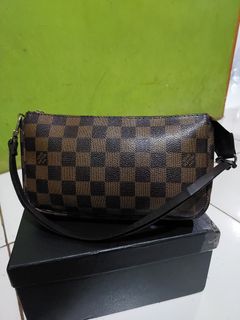 (Kategori: ) berada di . Dikirim oleh happyseconddthrif (ID iklan 1384822826, Gambar 1). Deskripsi: .