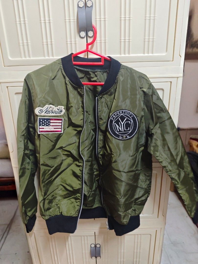 Thin Bomber Jacket patch design (Category: Coats, Jackets and Outerwear) located in Kuala Lumpur. Submitted by zoonco (Listing ID 1384823487, Image 1). Description: Suitable for S - M size.
