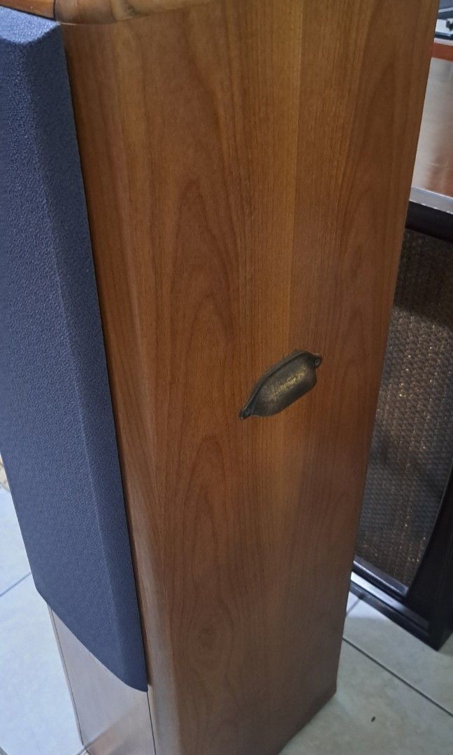 Tower Speaker (Category: Soundbars, Speakers & Amplifiers) located in Manila. Submitted by jdvintageaudio (Listing ID 1384812621, Image 2). Description: Tower Speaker for your HT Set up China Made but the built is comparable to high end brand Weigh 16 kilos per speaker or total of 32 kilos for the two With minor water damage on one the speakers (not noticeable) All drivers are working, Sound Quality is good you can message me for the demo videos 
