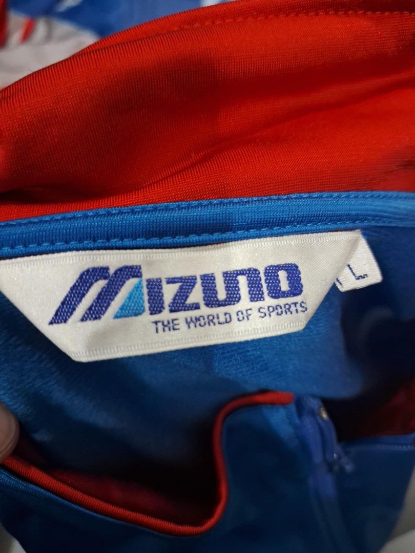 Traktop (Category: Activewear) located in Tawau. Submitted by seven7_star (Listing ID 1384804980, Image 3). Description: Mizuno Sabah MW charles tindih Size L pit 23 x 26.5 RM 1200 Nego Siap Post.
