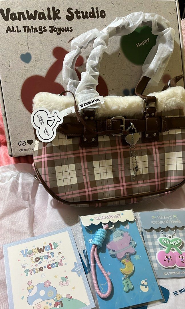 VANWALK Farm series pink shoulder bag (Category: Shoulder Bags) located in Bulacan. Submitted by shopwithme_23 (Listing ID 1384647899, Image 1). Description: PRE-ORDER‼️ Inclusions: Bag, extra sling for the bag, keychains, box, pouch & plastic bag 💸MOP: Gcash/Paymaya 🚚MOD: J&T/Lalamove 📍San Ildefonso, Bulacan.