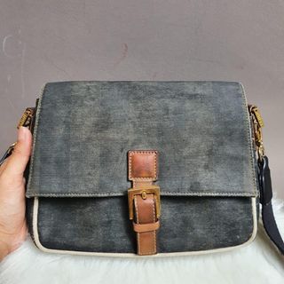 (Kategori: ) berada di . Dikirim oleh prince_luxe_boutique (ID iklan 1384672353, Gambar 1). Deskripsi: .