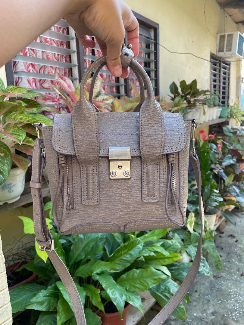 3.1 Phillip Lim Bag (Category: Luxury Bags & Wallets) located in San Fernando. Submitted by jpsirice (Listing ID 1384890727, Image 1). Description: Ukay sourced. Not guaranteed. Has cracks on the body..