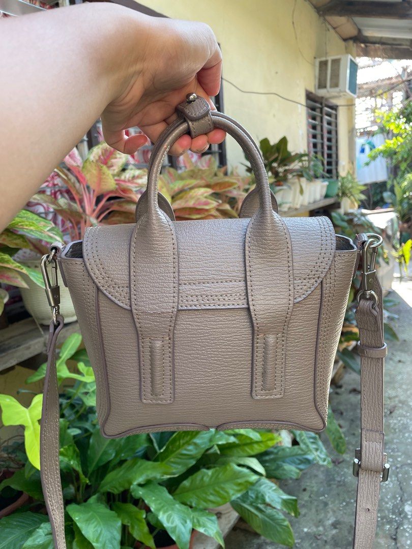 3.1 Phillip Lim Bag (Category: Luxury Bags & Wallets) located in San Fernando. Submitted by jpsirice (Listing ID 1384890727, Image 2). Description: Ukay sourced. Not guaranteed. Has cracks on the body..