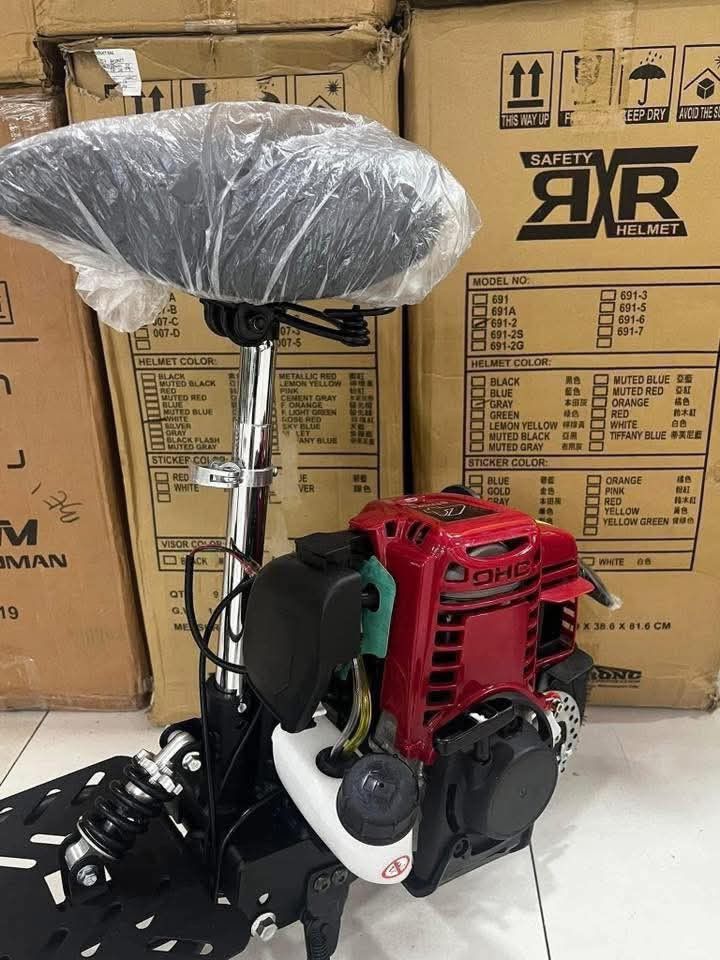 4 stroke (Category: Skates, Rollerblades & Scooters) located in Manila. Submitted by saguittarian06 (Listing ID 1384994009, Image 2). Description: 4 STROKE. HOT ITEMS !! 49CC GAS TYPE SCOOTER 4 STROKE SPECS ⬇️ 2 STROKE 49CC NEEDED 2T OIL MIX GASOLINE 4STROKE 49CC ENGINE OIL ☑️FUEL TANK : 1.5 LITERS ☑️120 KG WEIGHT CAPACITY ☑️WEIGHT 20KG ☑️DUAL SHOCK ABSORBERS ☑️45KMPH STOCK SPEED ☑️FRONT AND REAR DISCBREAK ☑️FRONT AND REAR SUSPENSION ☑️DRIVE : CH