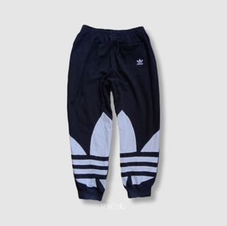 (Category: ) located in . Submitted by thriftelle (Listing ID 1384870174, Image 1). Description: .