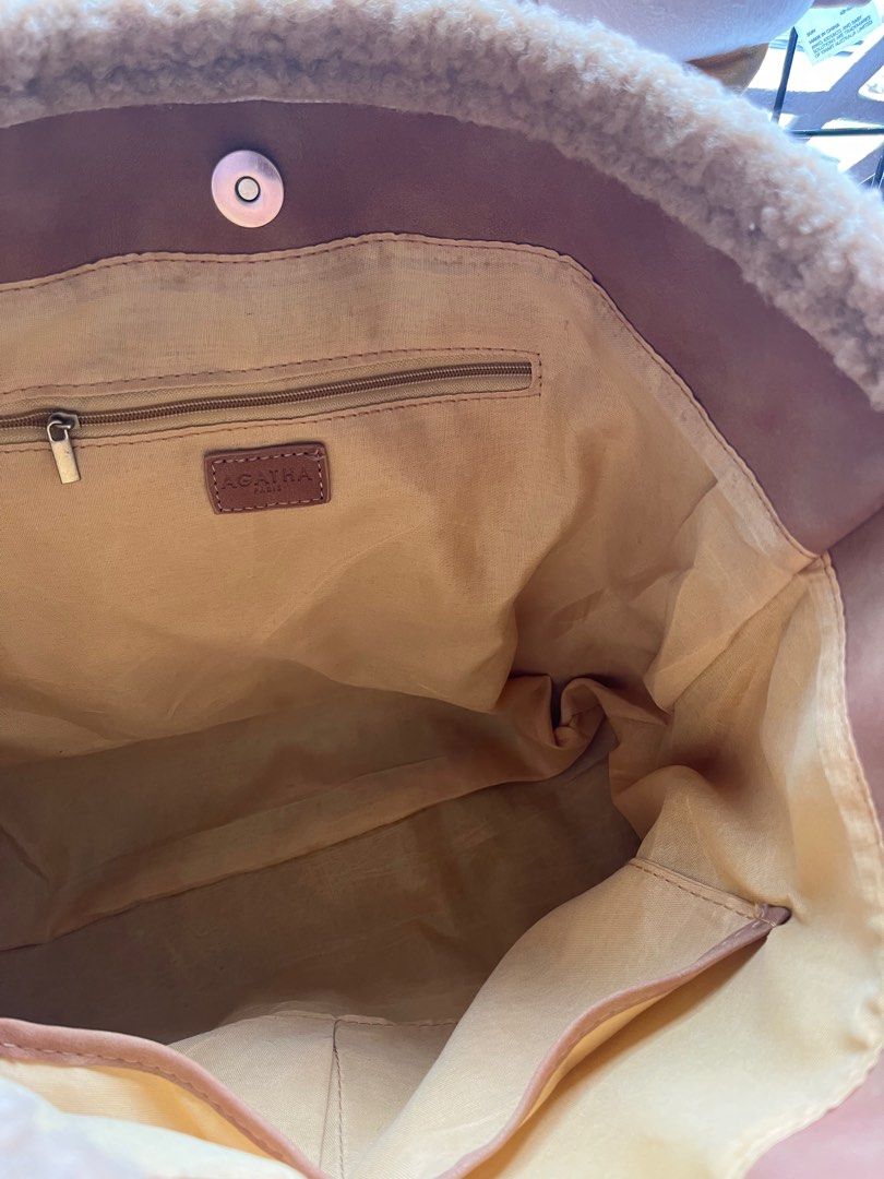 Agatha Paris Tote Bag (Category: Tote Bags) located in Taguig. Submitted by rocketera (Listing ID 1384863690, Image 2). Description: .