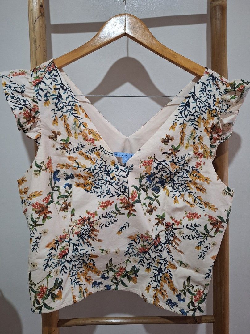 Antonio Melani Floral Ruffle Top (Category: Sleeveless) located in Antipolo. Submitted by flutterby41319 (Listing ID 1384864223, Image 1). Description: measurements laid flat: width 20" length 19".