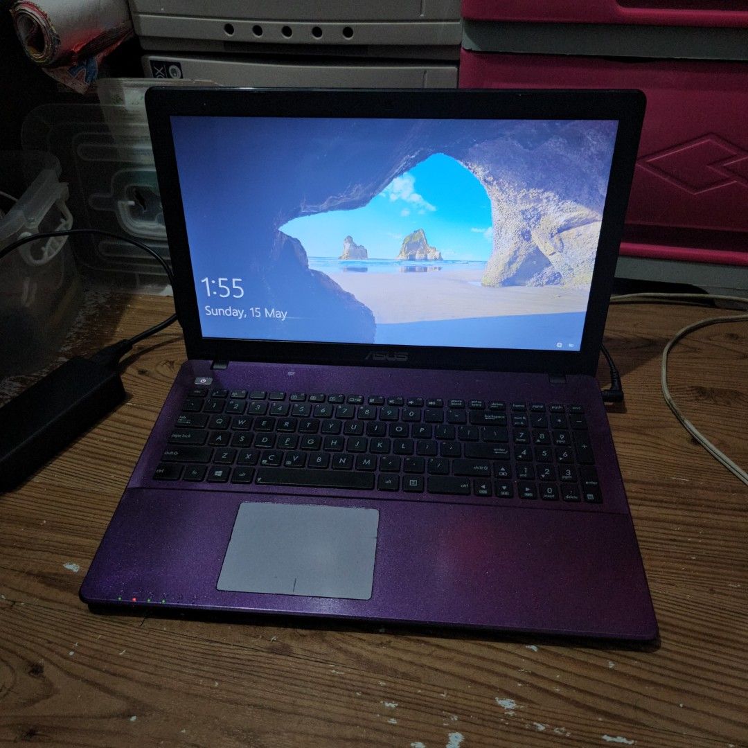 Asus X550DP Notebook PC (Category: Laptops & Notebooks) located in Antipolo. Submitted by KiyoshisAgapeToyStore (Listing ID 1384964963, Image 2). Description: Asus X550DP-XX048H, AMD Quad Core A10 Processor, AMD Radeon HD8670M 2GB VRAM & Win8.1 - Old laptop for sale. - Battery no longer working so need po nakasaksak while using. - May need thermal paste due to heat concerns (when used for a longer period of time).