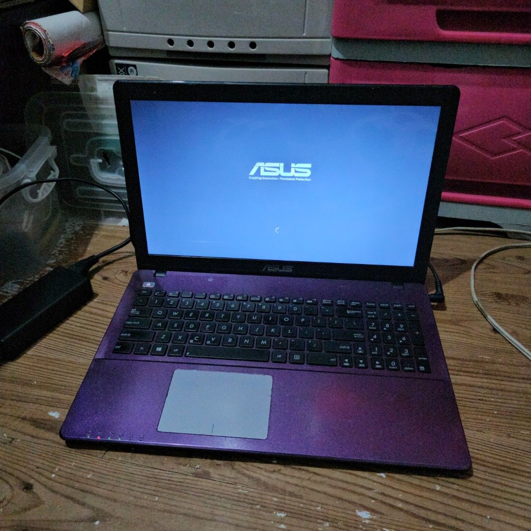 Asus X550DP Notebook PC (Category: Laptops & Notebooks) located in Antipolo. Submitted by KiyoshisAgapeToyStore (Listing ID 1384964963, Image 1). Description: Asus X550DP-XX048H, AMD Quad Core A10 Processor, AMD Radeon HD8670M 2GB VRAM & Win8.1 - Old laptop for sale. - Battery no longer working so need po nakasaksak while using. - May need thermal paste due to heat concerns (when used for a longer period of time).
