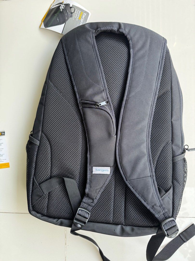 Backpack (Category: Backpacks) located in Singapore. Submitted by chew.on.it (Listing ID 1384861052, Image 3). Description: Targus Pulse backpack up to 15.6 inch, In good condition. Checked stitching and zippers are in good condition. .