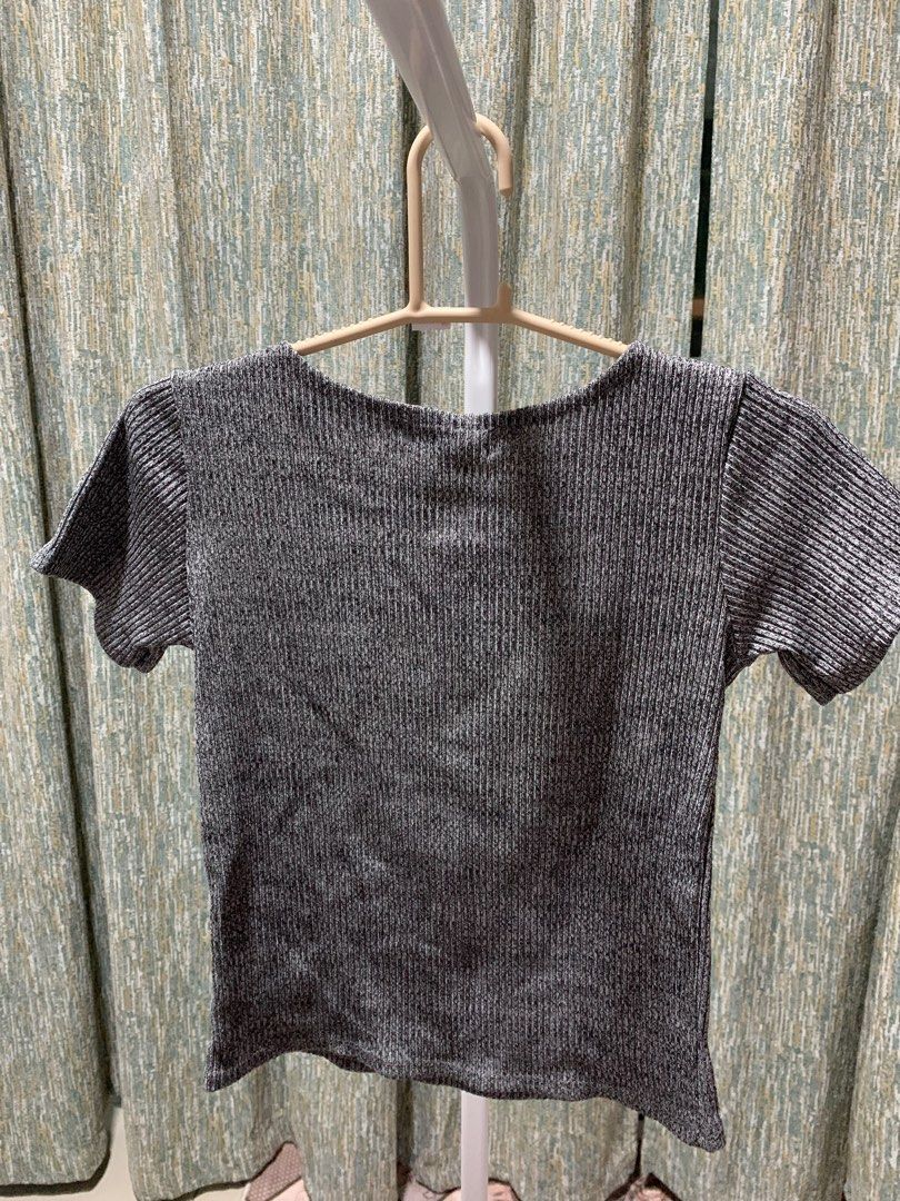 Basic Top (Category: Shirts) located in Gemencheh. Submitted by qqysaraa (Listing ID 1385019883, Image 2). Description: .