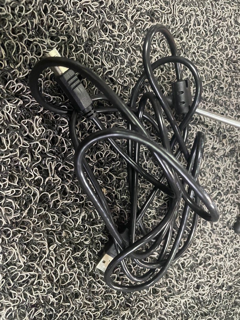 Bauhn Condenser Microphone (Category: Microphones) located in Pasay City. Submitted by enrico_appliances (Listing ID 1384916654, Image 3). Description: high sensitivity background noise reduction headphone input volume and echo controls audio recordings tripod included no problems working.