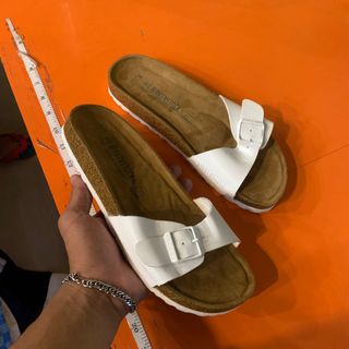(Category: ) located in . Submitted by jj.thrifts (Listing ID 1384957514, Image 1). Description: .