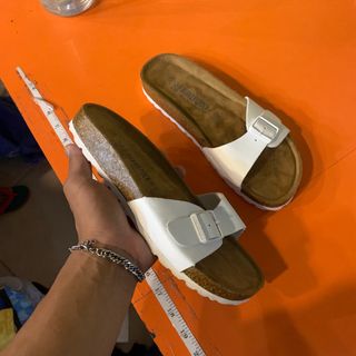 (Category: ) located in . Submitted by jj.thrifts (Listing ID 1384958057, Image 1). Description: .