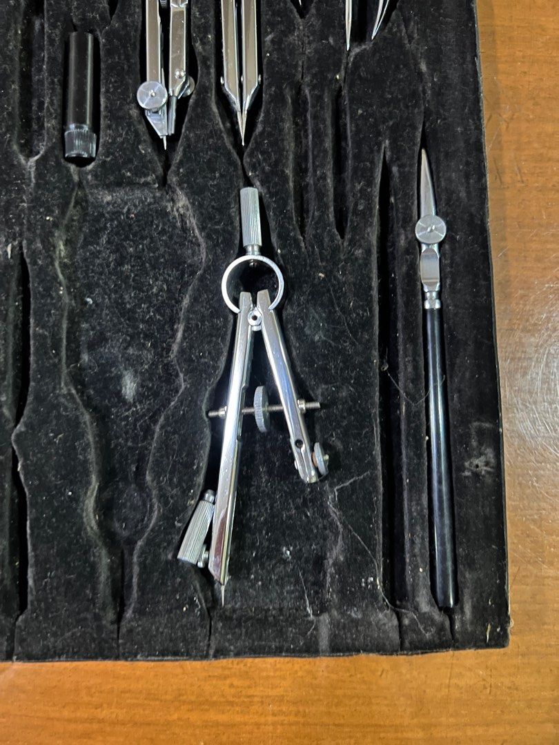 Bofa compass drawing set (Category: Stationery & School Supplies) located in Caloocan City. Submitted by redkooky (Listing ID 1384940783, Image 3). Description: Missing a few parts , selling as is .