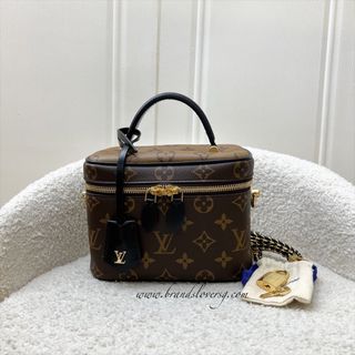 (Category: ) located in . Submitted by brands_lover (Listing ID 1384861214, Image 1). Description: .