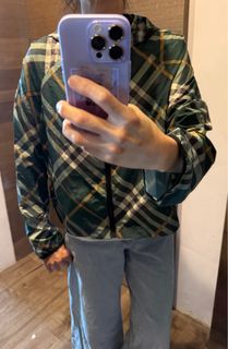 由 burberryee (刊登 ID 1385040870，圖片 1) 提交，位於 的 (類別：)，說明：。