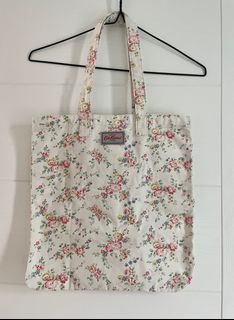 （分類：）位於 。 由 Chingyee321 提交（商品編號 1384899325，圖片 1）。簡介： 。