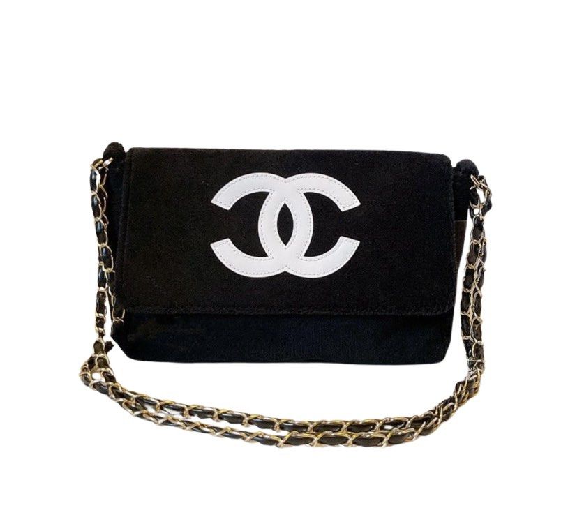 Chanel Precision Fur 2 Way Bag (Category: Luxury Bags & Wallets) located in Cabadbaran. Submitted by dfgthriftology (Listing ID 1384997485, Image 1). Description: In Pristine Condition with minimal and unnoticeable signs of use..