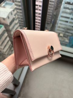 （分類：）位於 。 由 jasvilau44813 提交（商品編號 1384983880，圖片 1）。簡介： 。