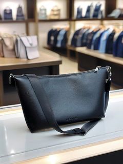 (Category: ) located in . Submitted by fascinating.bag.mall (Listing ID 1384900901, Image 1). Description: .