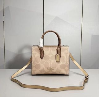 (Kategori: ) berada di . Dikirim oleh unstablemamacita (ID iklan 1384962915, Gambar 1). Deskripsi: .