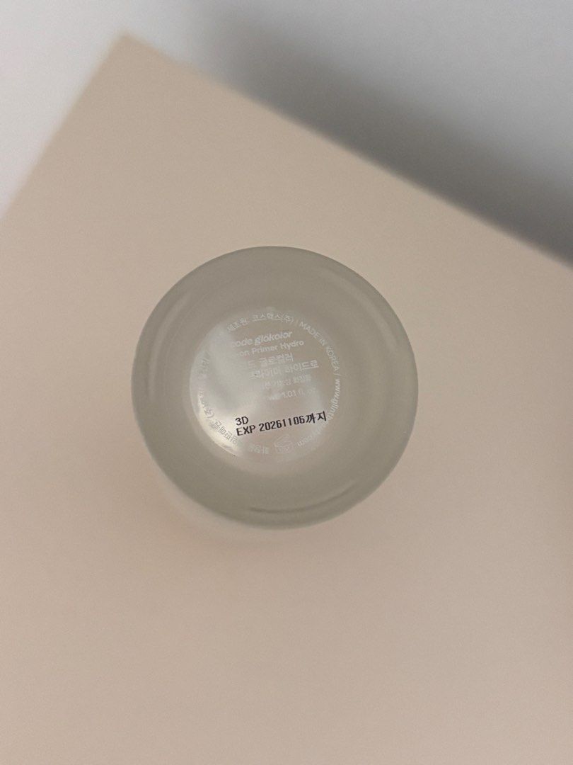 Code Glokolor Primer (Category: Makeup) located in Singapore. Submitted by flowersglowers (Listing ID 1384997639, Image 2). Description: Bought it from official store, only used 3-4 times Original price -> $21 .