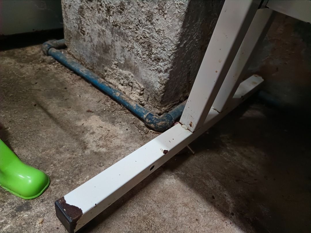 Computer Table-Adjustable (Category: Tables & Sets) located in Quezon City. Submitted by thebetterbargains (Listing ID 1384882273, Image 2). Description: Computer table, can adjust the table and the height. Measurement: 80x60 Color: Marble white/ brown Issues: Some rust, but is still sturdy. Rfs:Upgrading to electric table. .