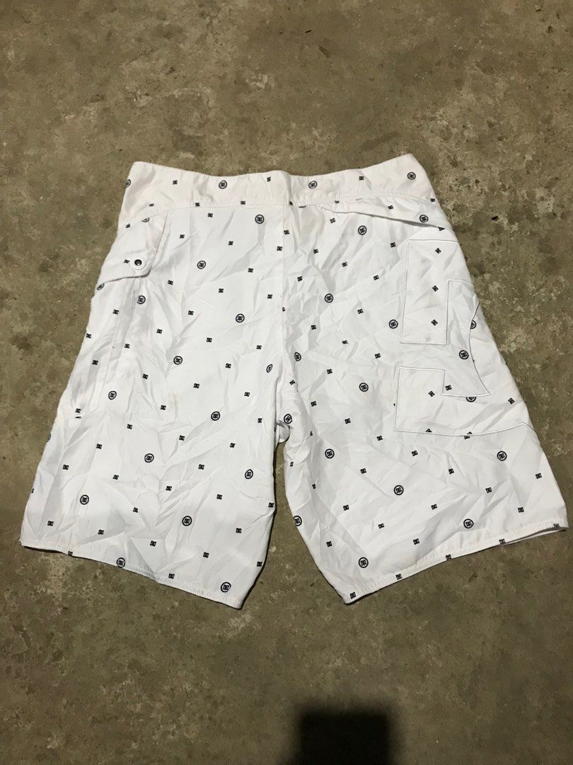 Dc short (Category: Shorts) located in Manila. Submitted by franceleeb33468 (Listing ID 1384977468, Image 2). Description: dc short Waist 33 Length 21.5 No issue sa may bulsa meron drinks opener pwede po sya itago sa bulsa .