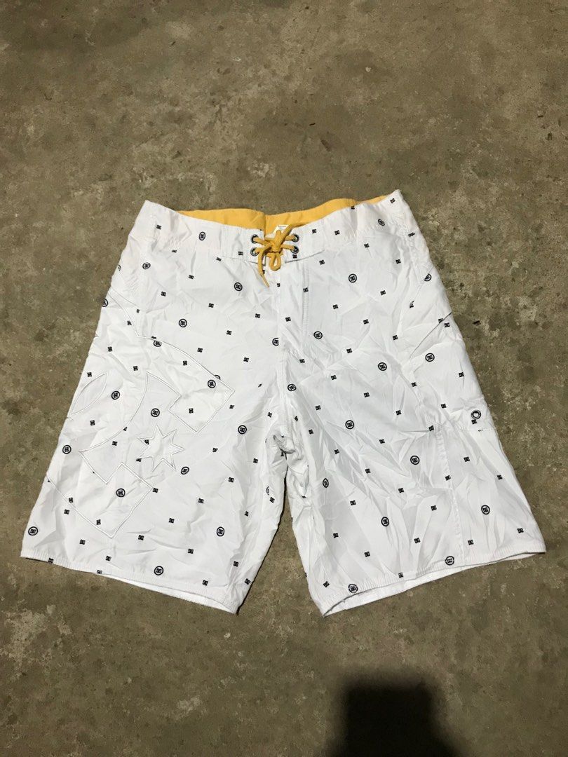 Dc short (Category: Shorts) located in Manila. Submitted by franceleeb33468 (Listing ID 1384977468, Image 1). Description: dc short Waist 33 Length 21.5 No issue sa may bulsa meron drinks opener pwede po sya itago sa bulsa .