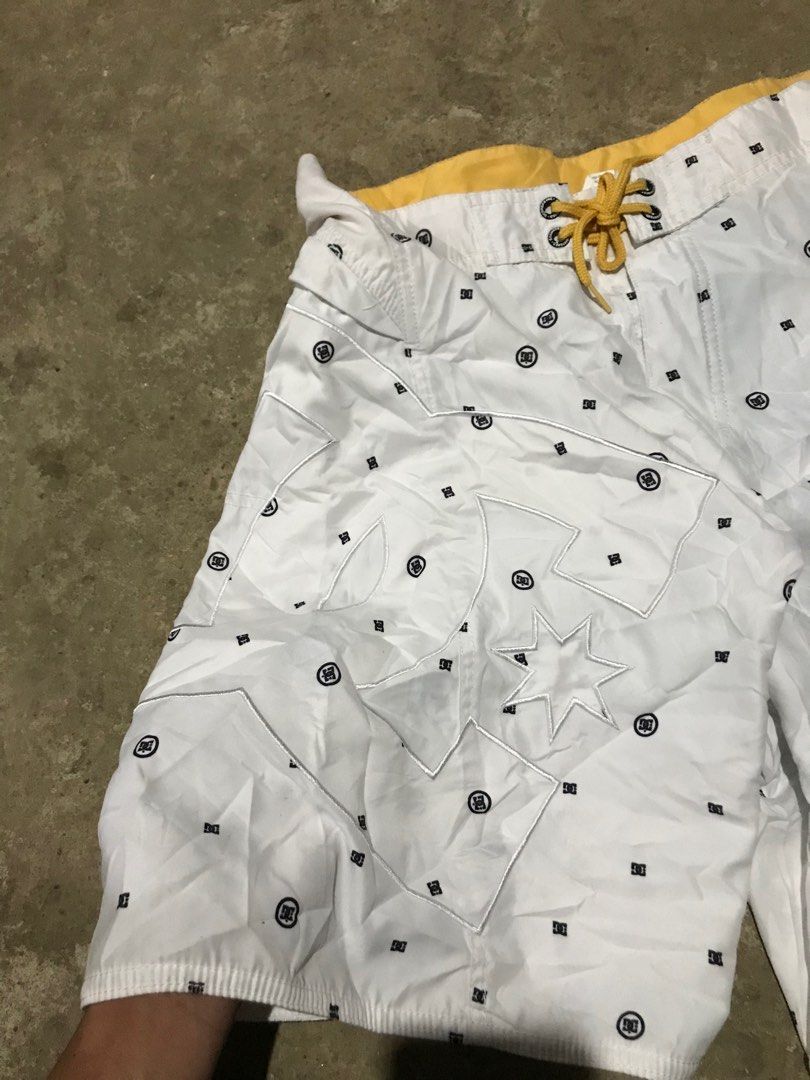 Dc short (Category: Shorts) located in Manila. Submitted by franceleeb33468 (Listing ID 1384977468, Image 3). Description: dc short Waist 33 Length 21.5 No issue sa may bulsa meron drinks opener pwede po sya itago sa bulsa .
