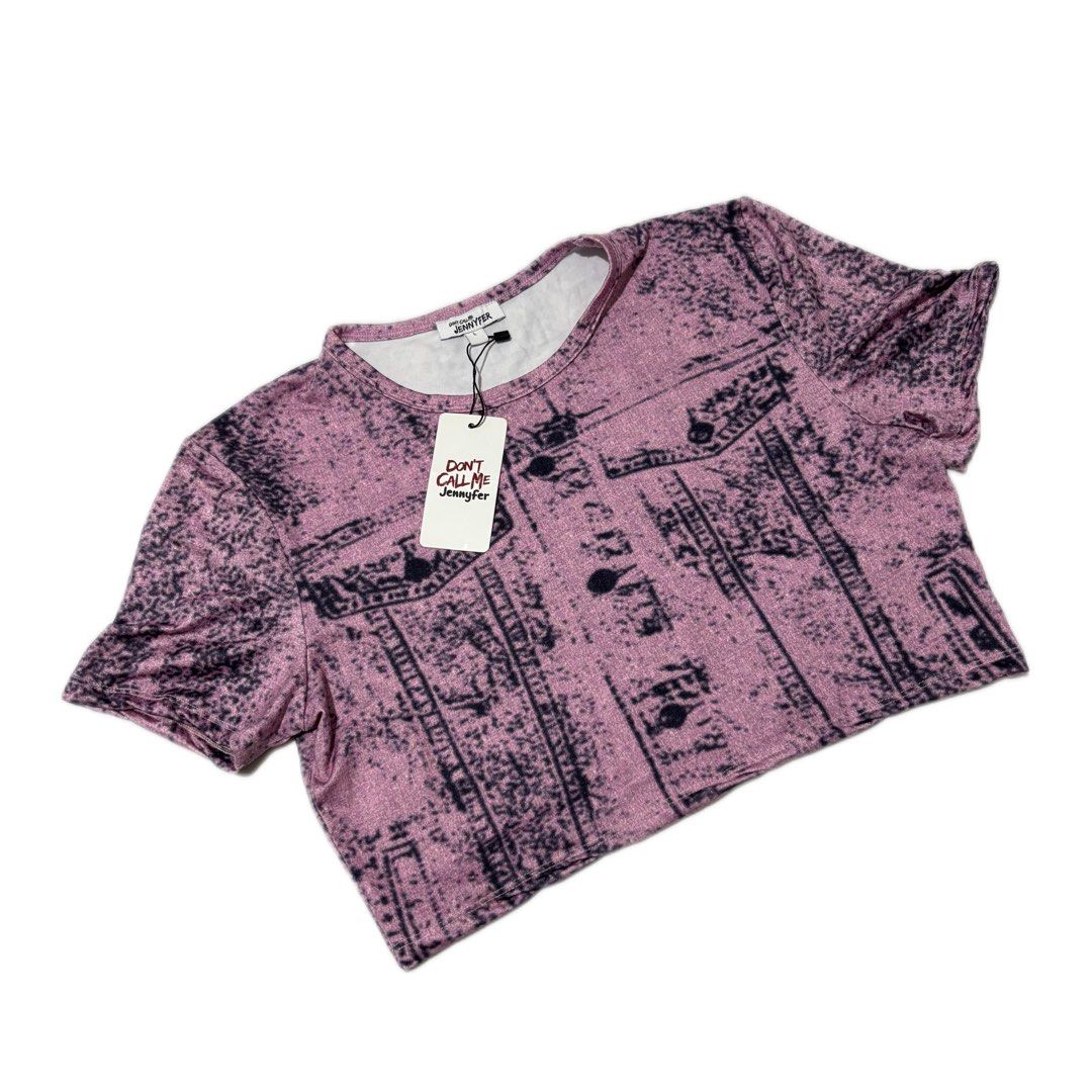 DCMJ Graphic Crop Top Shirt (Category: Shirts) located in Makati City. Submitted by veentaph (Listing ID 1384898319, Image 1). Description: - Brand New - Great Quality - Size L on tag but fits sizes XS to M - Very Stretchy.