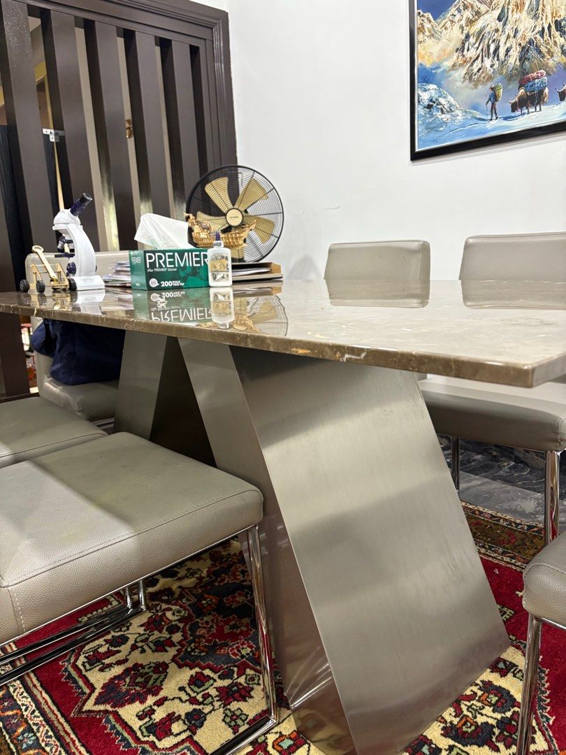 Dining table set (Category: Tables & Sets) located in Kuala Lumpur. Submitted by camyleya (Listing ID 1384898694, Image 3). Description: Fella design .